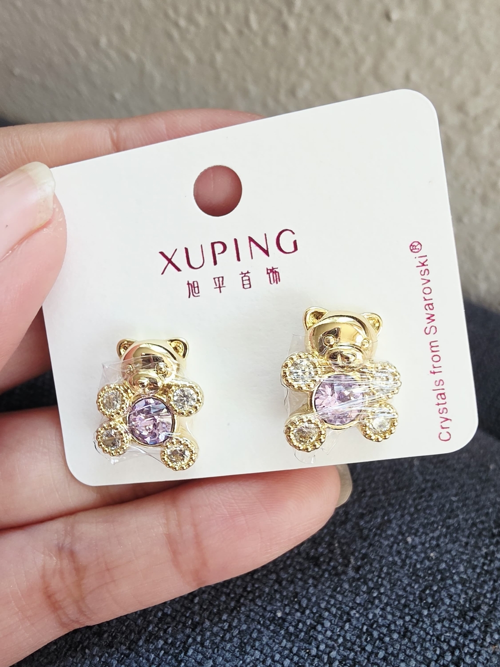 Pendientes de osito de peluche Ping dorados con detalles de cristal rosa